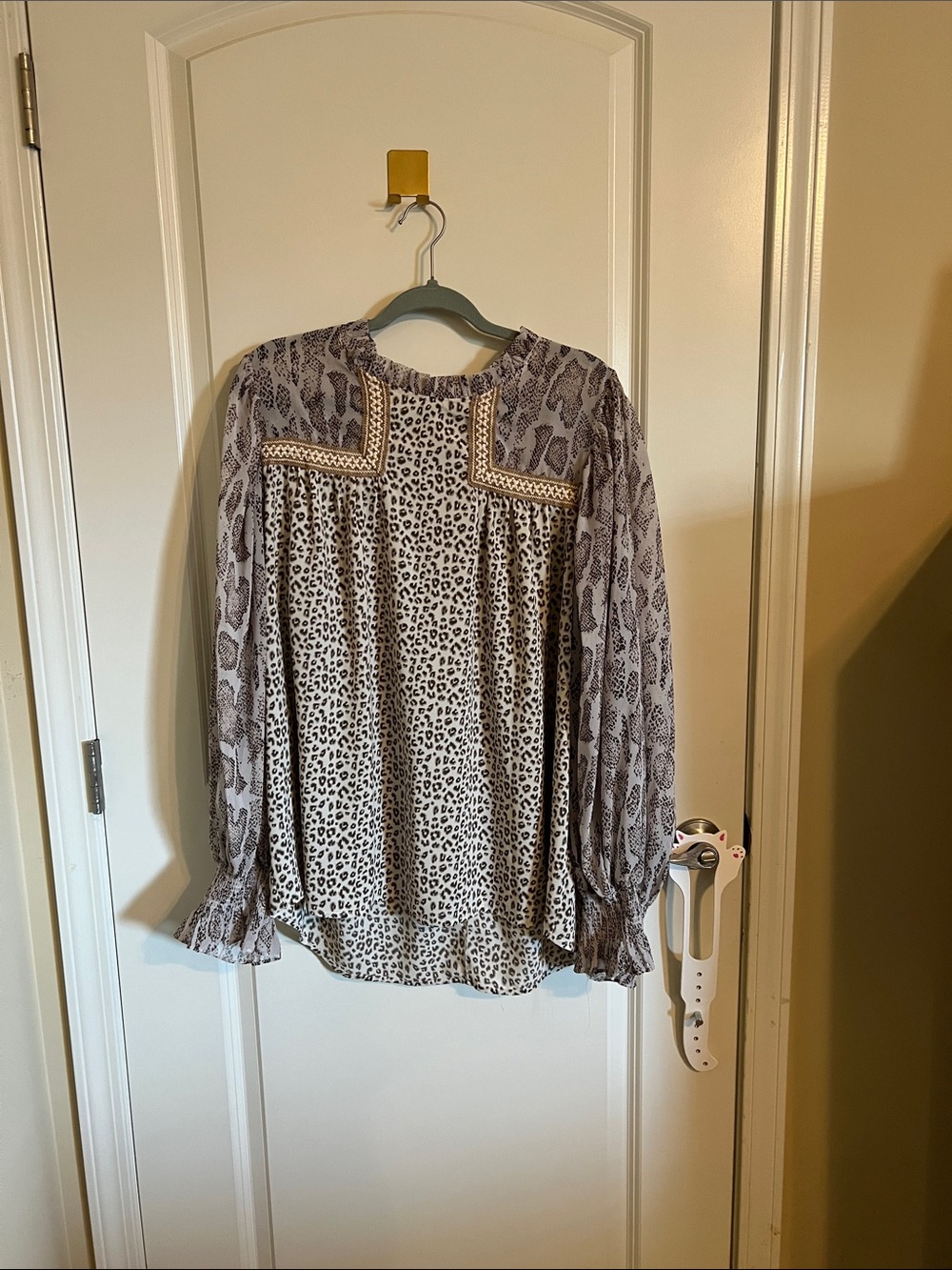 JODIFL Mixed Animal Print Long Sleeve Blouse in Gray and Cream